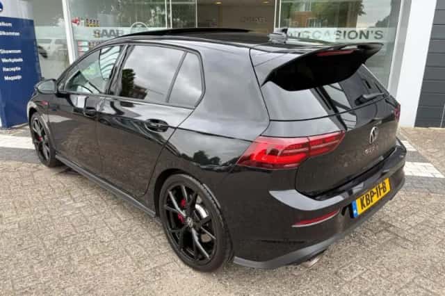 Volkswagen Golf (2024) thumbnail 3