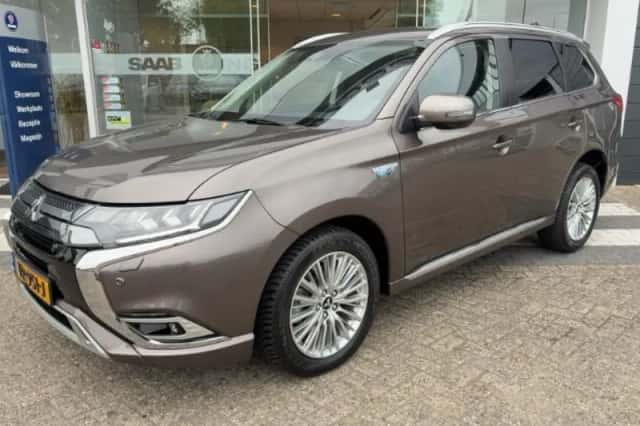 Mitsubishi Outlander (2018) thumbnail 1
