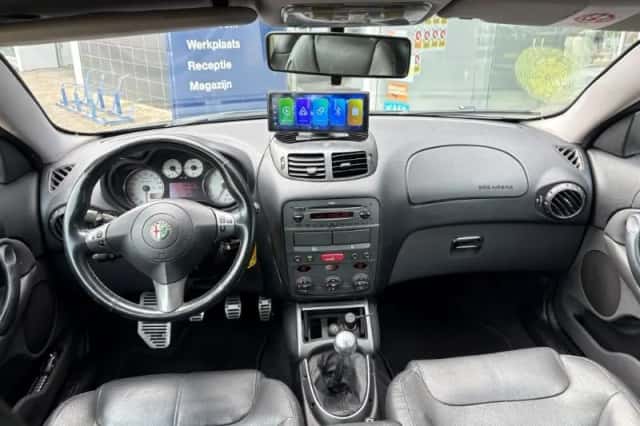Alfa Romeo GT (2008) thumbnail 6