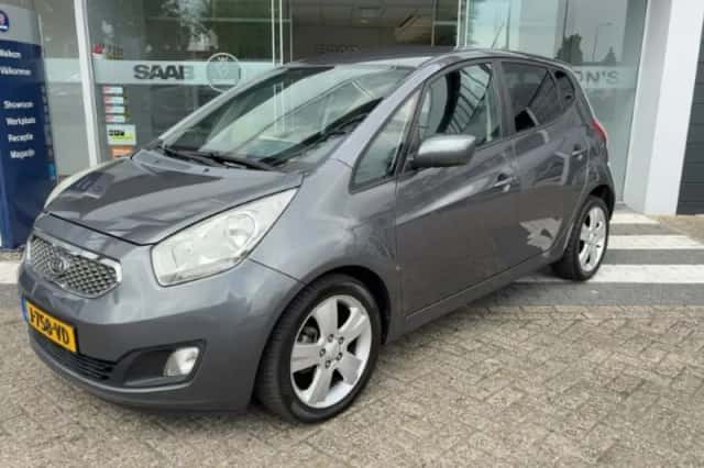 Kia Venga (2010) thumbnail 1