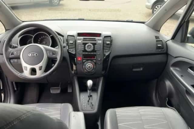 Kia Venga (2010) thumbnail 5