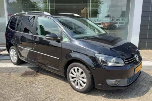Volkswagen Touran (2012) thumbnail 2