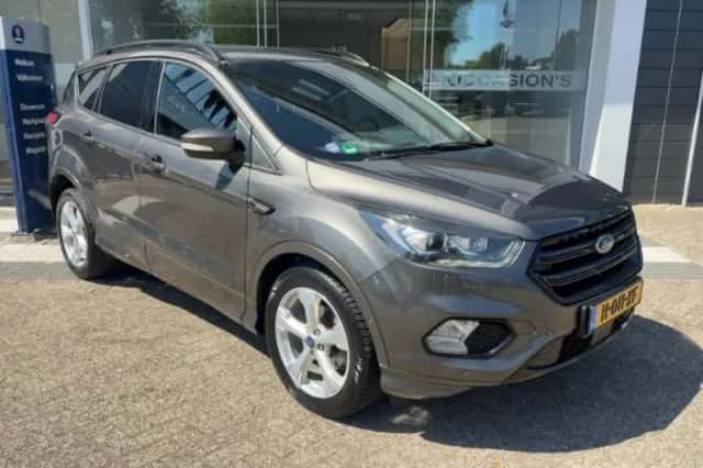 Ford Kuga (2019) thumbnail 2