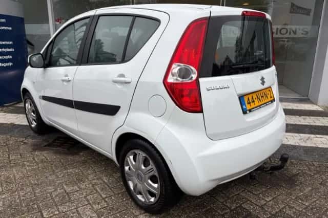Suzuki Splash (2010) thumbnail 4