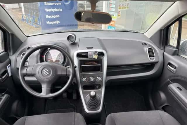 Suzuki Splash (2010) thumbnail 6