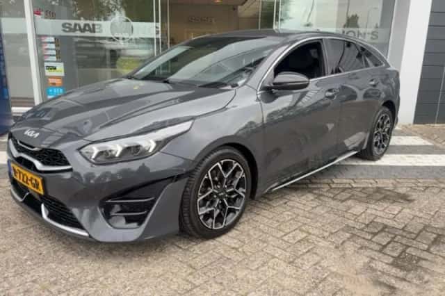 Kia ProCeed (2022) thumbnail 1
