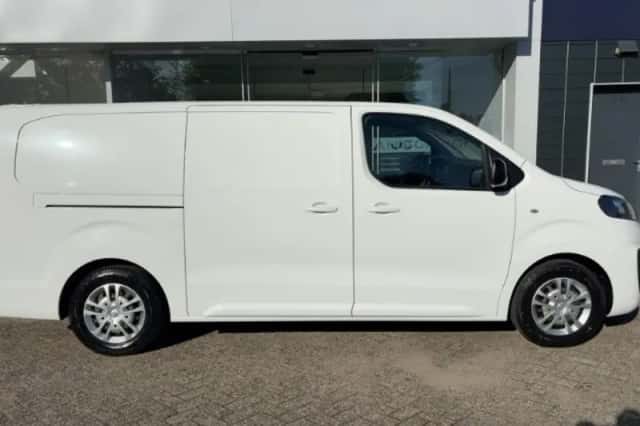Opel Vivaro-e (2022) thumbnail 3