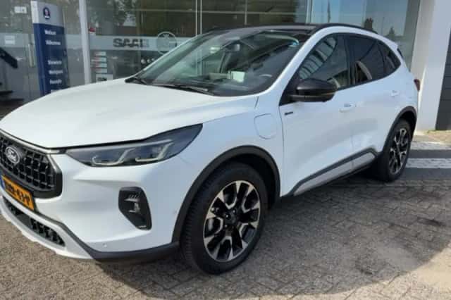 Ford Kuga (2025) thumbnail 1
