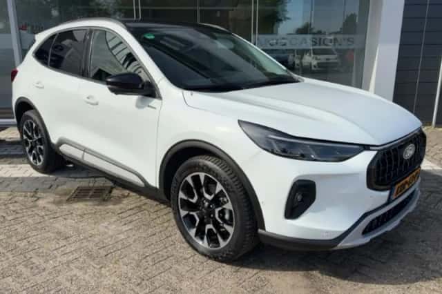 Ford Kuga (2025) thumbnail 2