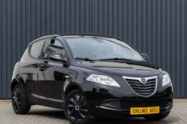 Lancia Ypsilon (2014) thumbnail 2