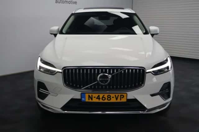 Volvo XC60 (2022) thumbnail 5