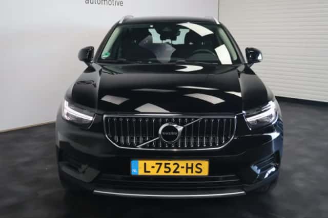 Volvo XC40 (2021) thumbnail 5