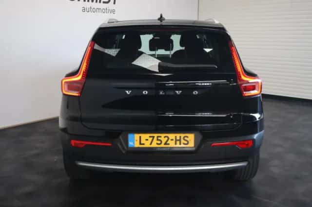 Volvo XC40 (2021) thumbnail 6