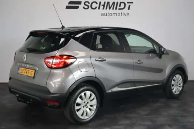 Renault Captur (2015) thumbnail 3
