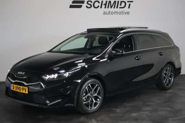 Kia Ceed Sportswagon (2024) thumbnail 1