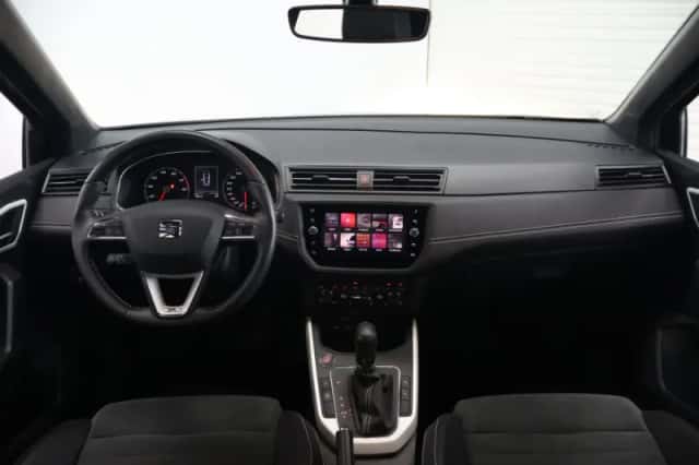 SEAT Arona (2018) thumbnail 2