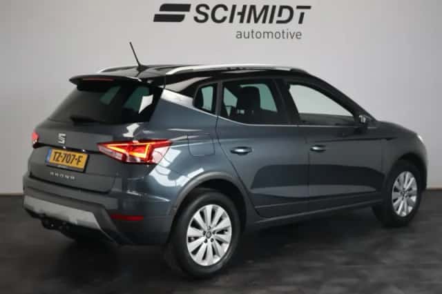 SEAT Arona (2018) thumbnail 3
