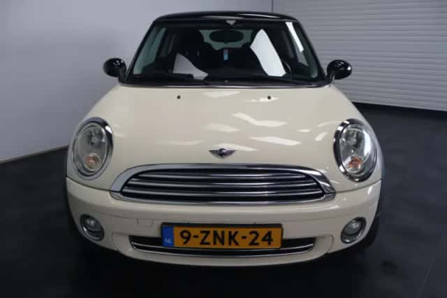 MINI Cooper (2007) thumbnail 5