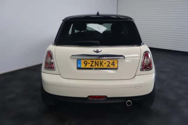 MINI Cooper (2007) thumbnail 6