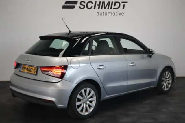 Audi A1 (2016) thumbnail 3