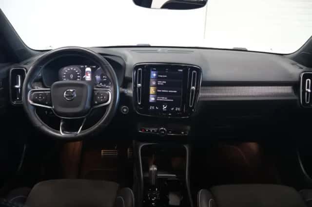 Volvo XC40 (2020) thumbnail 2