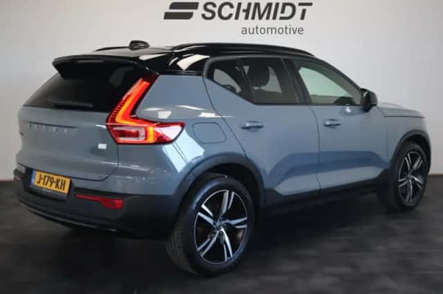 Volvo XC40 (2020) thumbnail 3