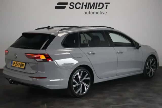 Volkswagen Golf (2021) thumbnail 3