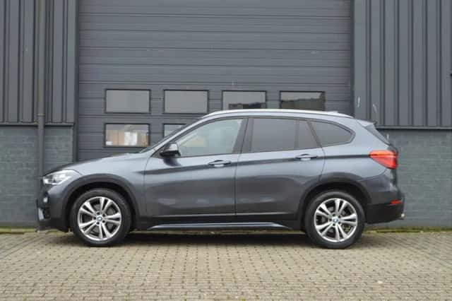BMW X1 (2016) thumbnail 3