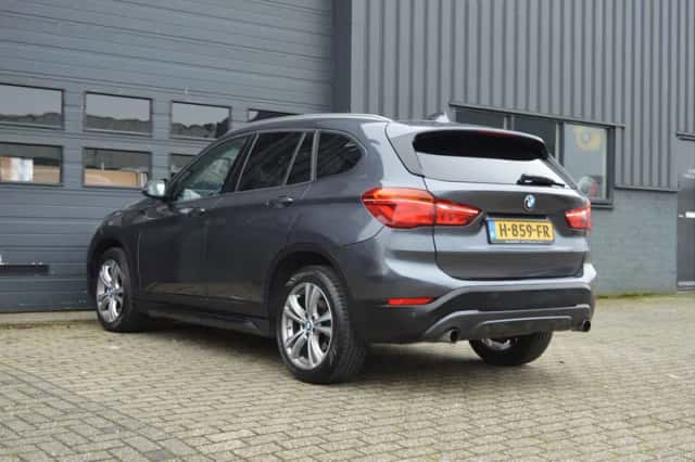 BMW X1 (2016) thumbnail 4