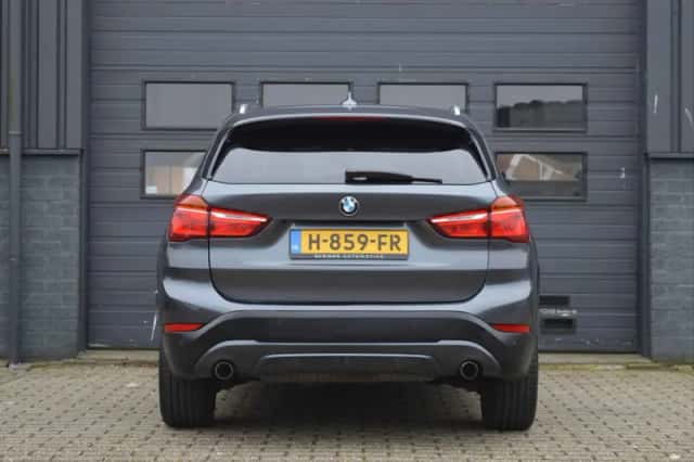 BMW X1 (2016) thumbnail 6