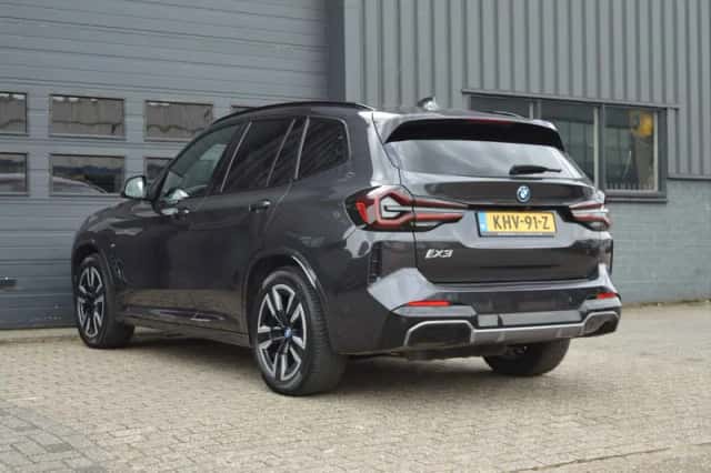 BMW iX3 (2023) thumbnail 4