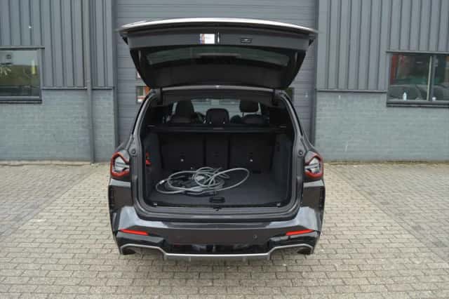 BMW iX3 (2023) thumbnail 5