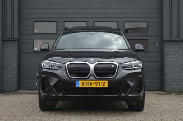 BMW iX3 (2023) thumbnail 6