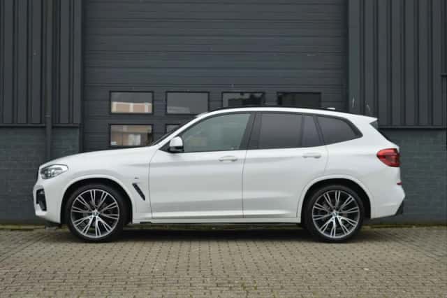 BMW X3 (2018) thumbnail 3