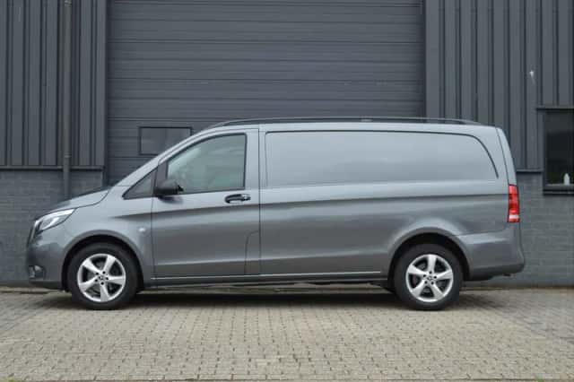 Mercedes-Benz Vito (2023) thumbnail 3