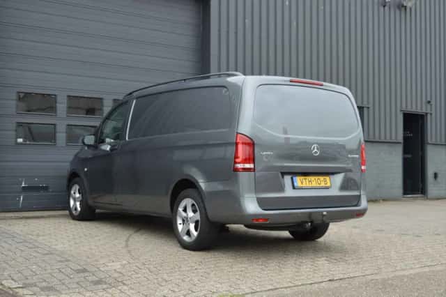 Mercedes-Benz Vito (2023) thumbnail 4