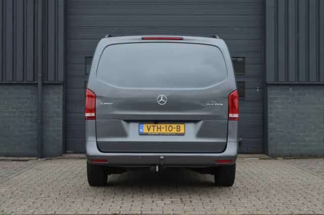 Mercedes-Benz Vito (2023) thumbnail 6