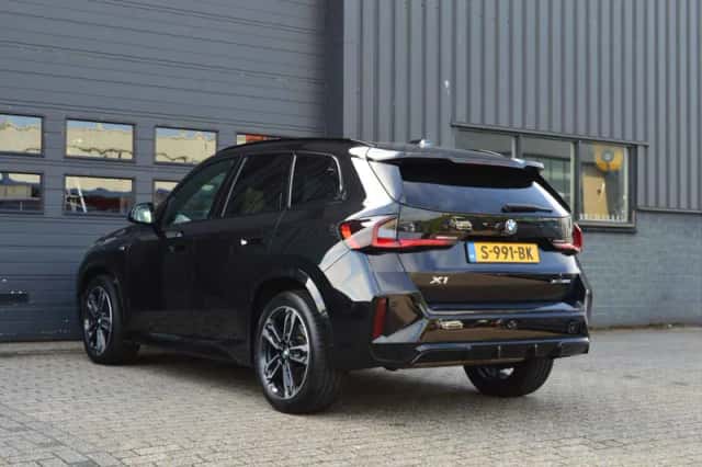 BMW X1 (2023) thumbnail 4