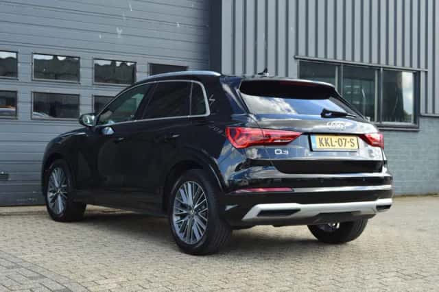 Audi Q3 (2019) thumbnail 4