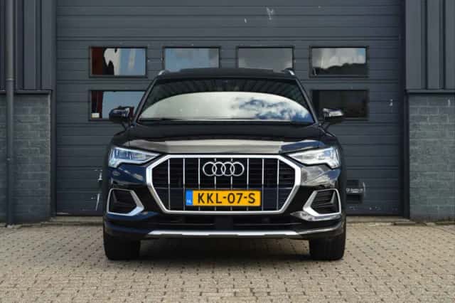 Audi Q3 (2019) thumbnail 5