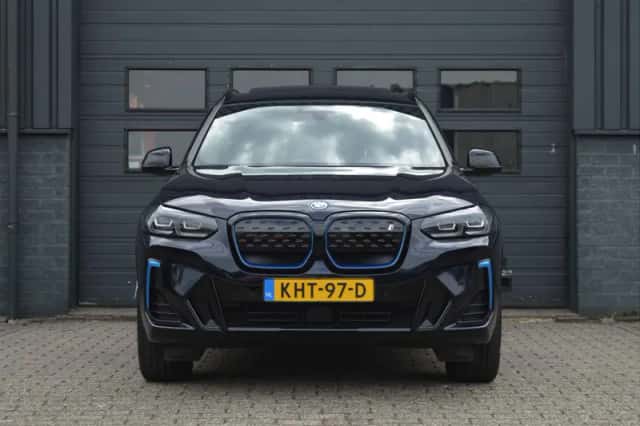 BMW iX3 (2022) thumbnail 5