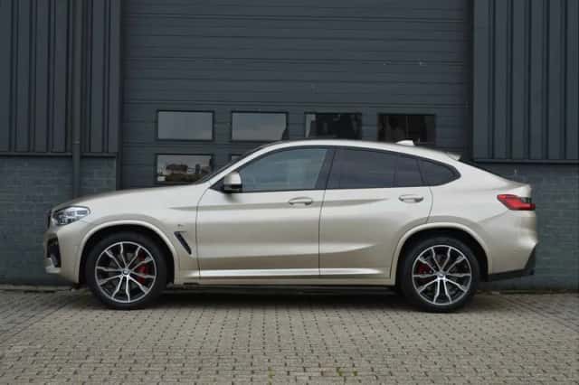 BMW X4 (2021) thumbnail 3