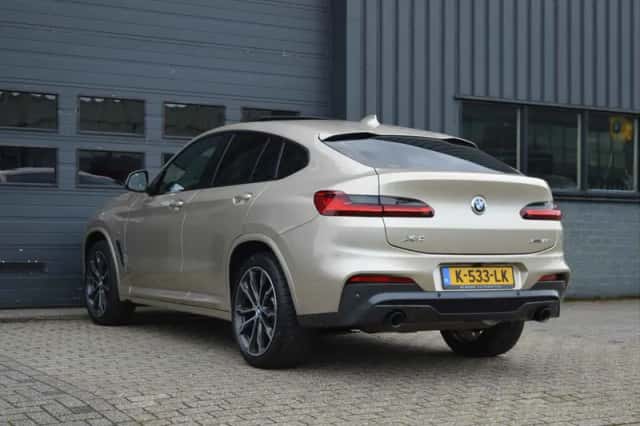 BMW X4 (2021) thumbnail 4