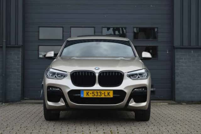 BMW X4 (2021) thumbnail 5