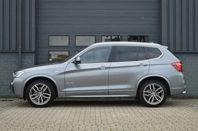 BMW X3 (2016) thumbnail 3