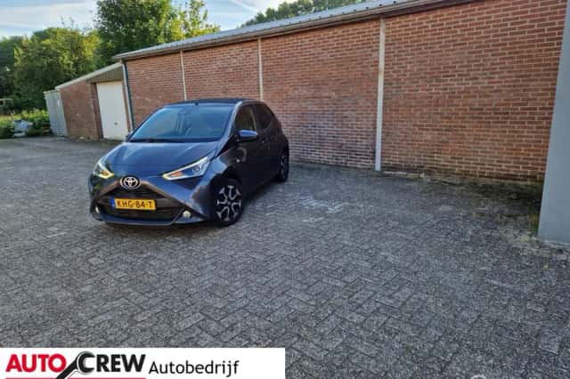 Toyota Aygo (2021) thumbnail 2