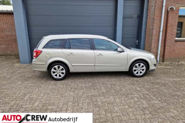 Opel Astra (2008) thumbnail 4