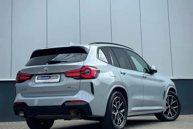 BMW X3 (2022) thumbnail 3