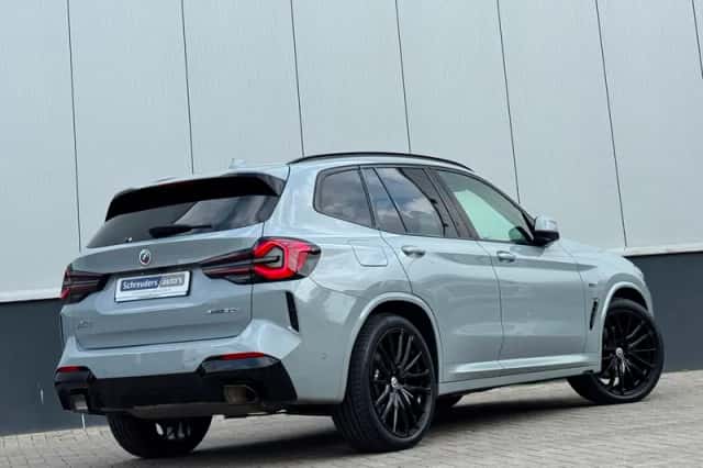 BMW X3 (2022) thumbnail 3