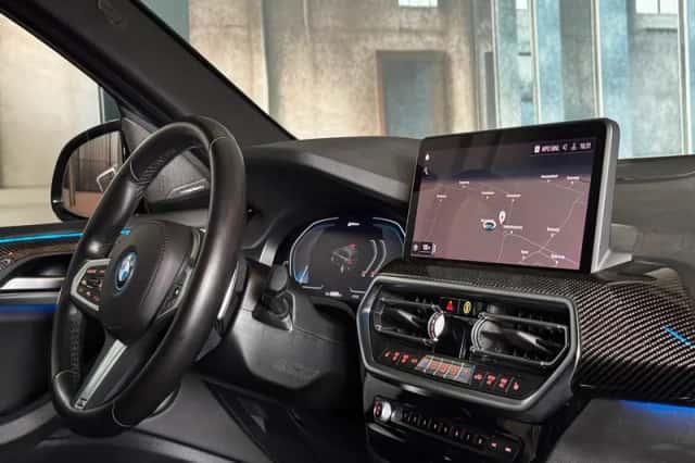 BMW X3 (2022) thumbnail 6